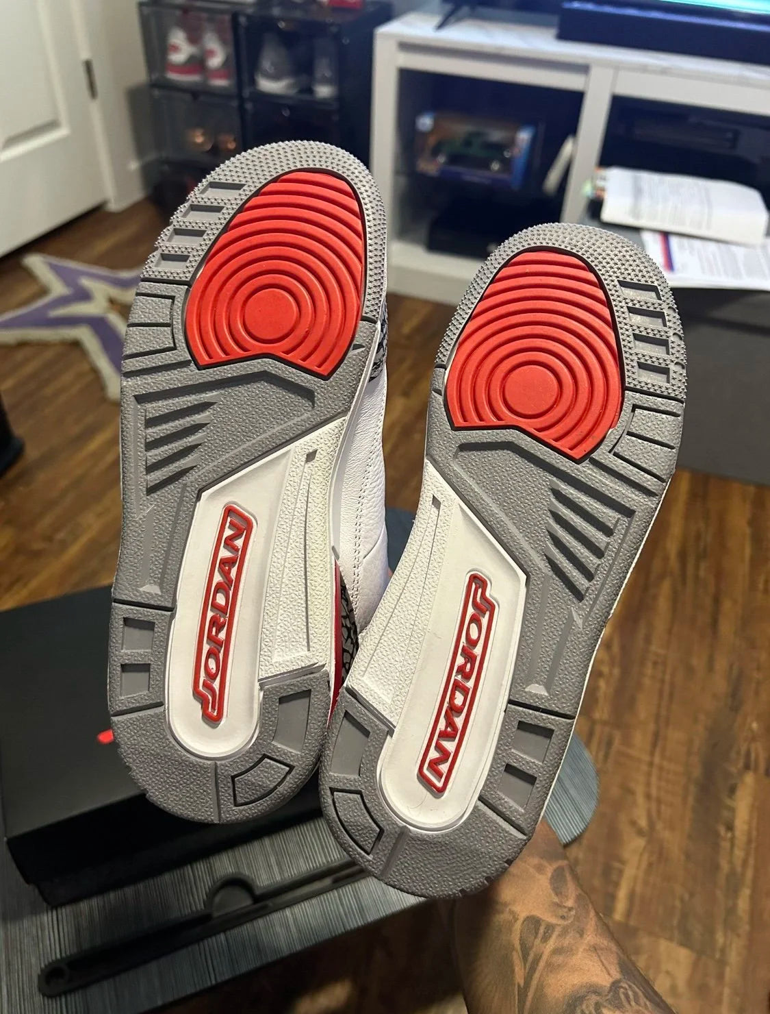 Air Jordan 3 Retro OG "Fire Red" (2022) - Size 5.5Y - Nike Air Heel - VNDS